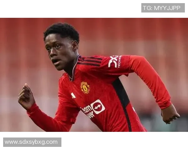 曼联新星曼联球员曼的成长之路及其未来发展潜力分析