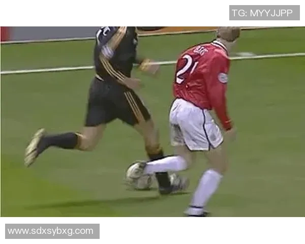 球星晨起瞬间曝光，睡醒后状态惊人恢复的足球瞬间分享